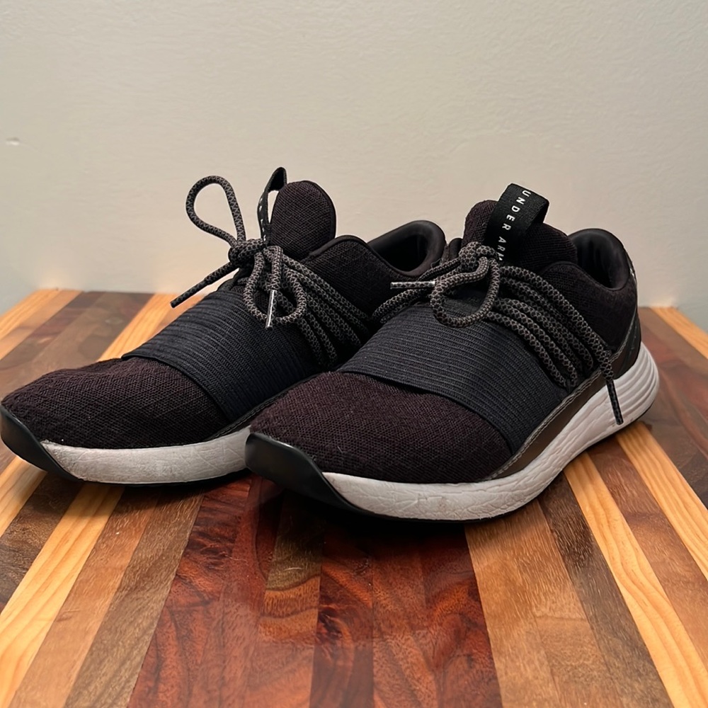 Under Armour - Size 7.5 - Black
